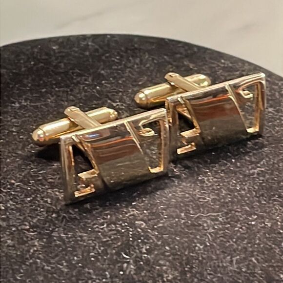 Vintage-1960s-Shields gold tone geometric space age bullet back cuff links - Picture 5 of 13
